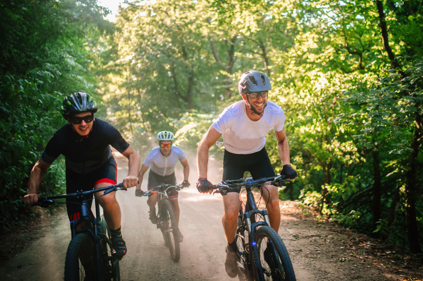 Khoảng 75% số người được khảo sát cho biết họ sẽ ủng hộ ít nhất một người quen là nam tham gia vào các chuyến du lịch chỉ dành cho phái mạnh.