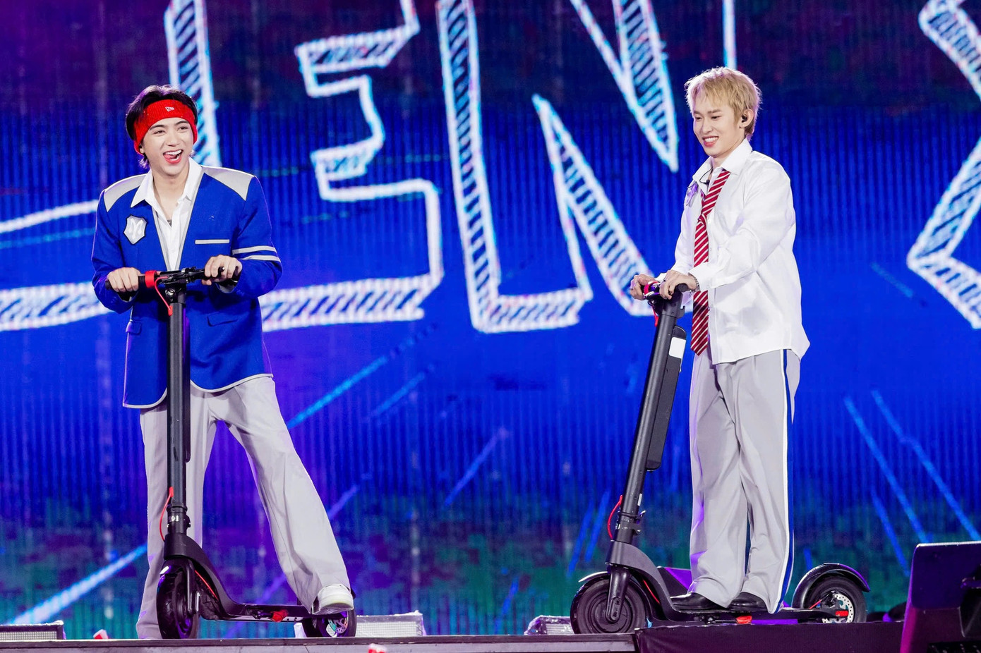 SOOBIN và Kay Trần tại concert Chông Gai. SOOBIN và Kay Trần tại concert Chông Gai.