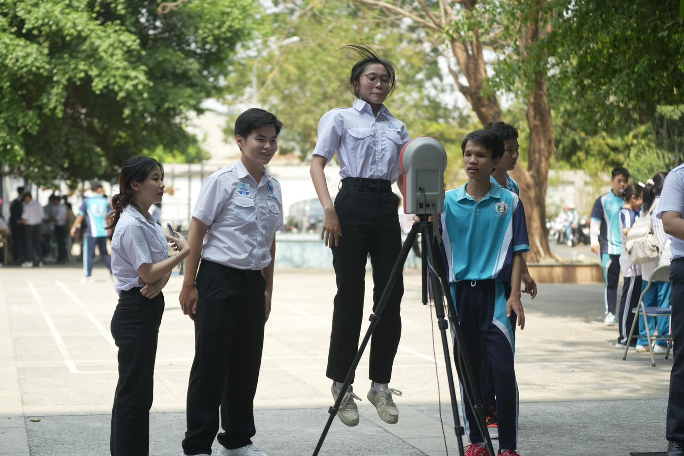 Các thí sinh tham dự phần thi "Thủ lĩnh khỏe".