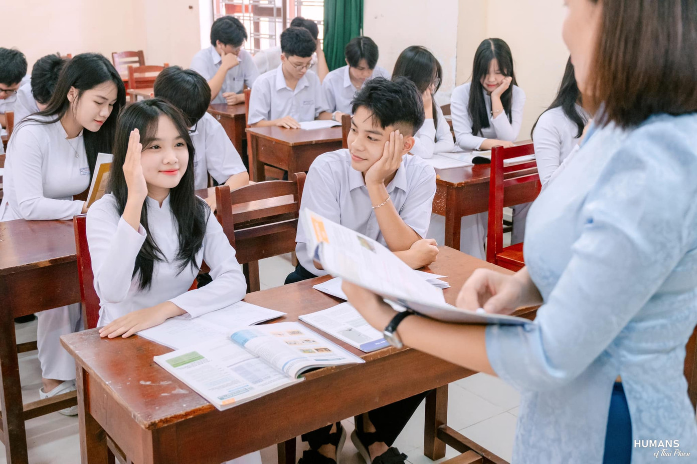 Bộ ảnh tái hiện những khoảnh khắc quen thuộc trong lớp học: từ những giờ học nghiêm túc... Bộ ảnh tái hiện những khoảnh khắc quen thuộc trong lớp học: từ những giờ học nghiêm túc...