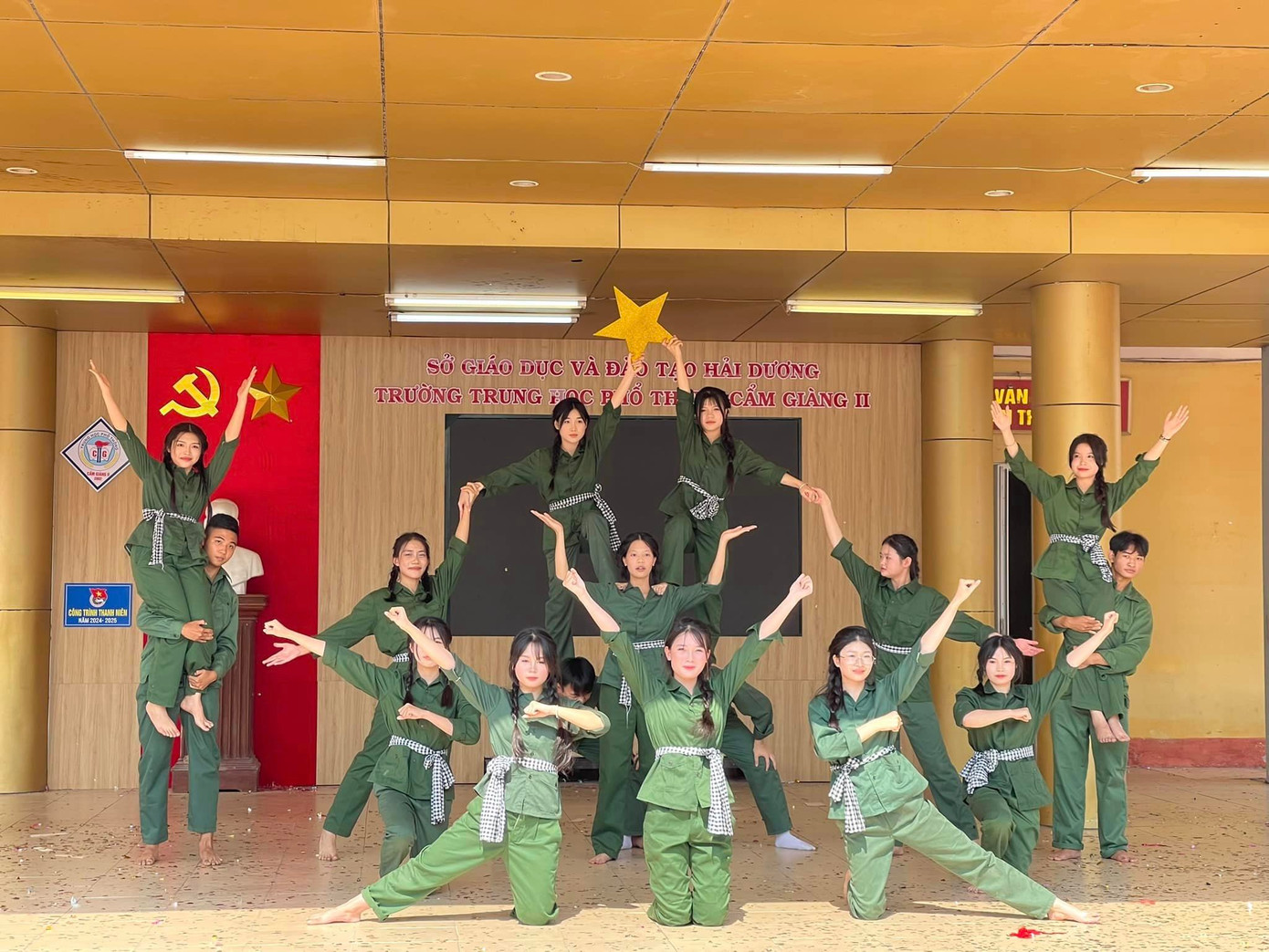 Ảnh: Đoàn Trường THPT Cẩm Giàng II Ảnh: Đoàn Trường THPT Cẩm Giàng II