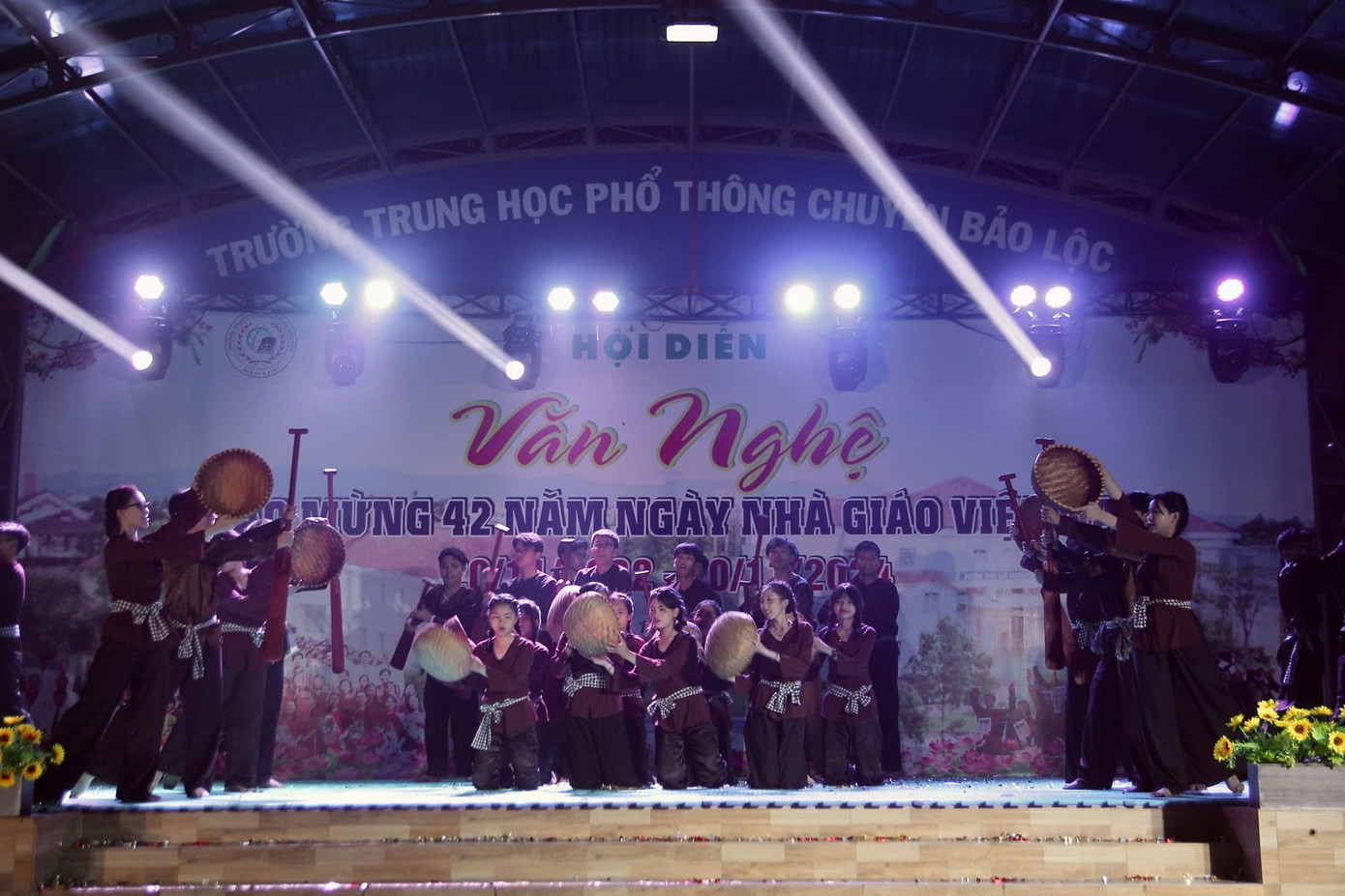 Ảnh: Đoàn trường THPT chuyên Bảo Lộc Ảnh: Đoàn trường THPT chuyên Bảo Lộc