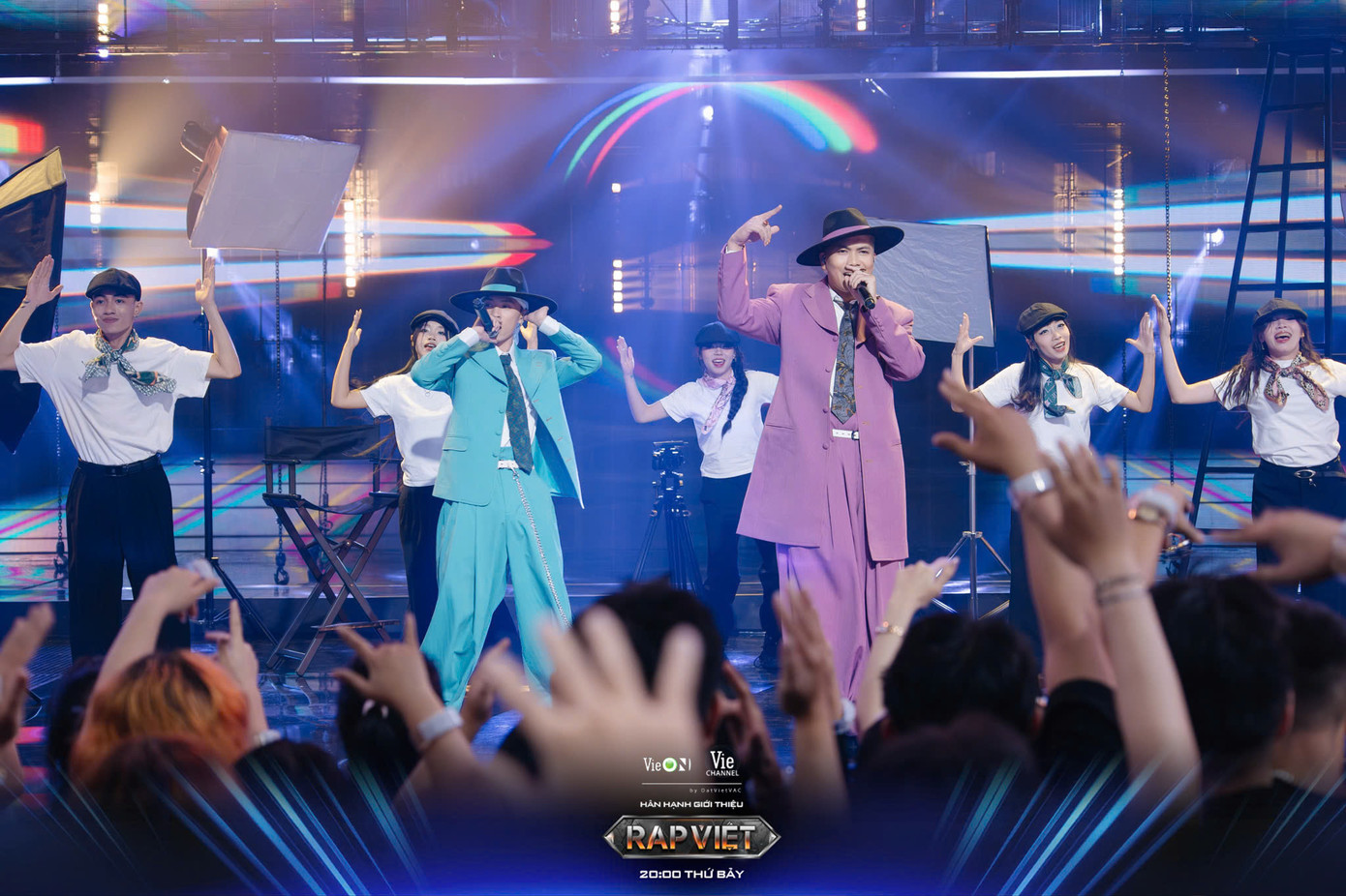 Bên cạnh đó, 7dnight gây tiếc nuối khi không vào Top 3. Nam rapper cùng BigDaddy xóa tan tranh cãi “điểm vùng miền” bằng phần thi đầy thuyết phục. Bên cạnh đó, 7dnight gây tiếc nuối khi không vào Top 3. Nam rapper cùng BigDaddy xóa tan tranh cãi “điểm vùng miền” bằng phần thi đầy thuyết phục.