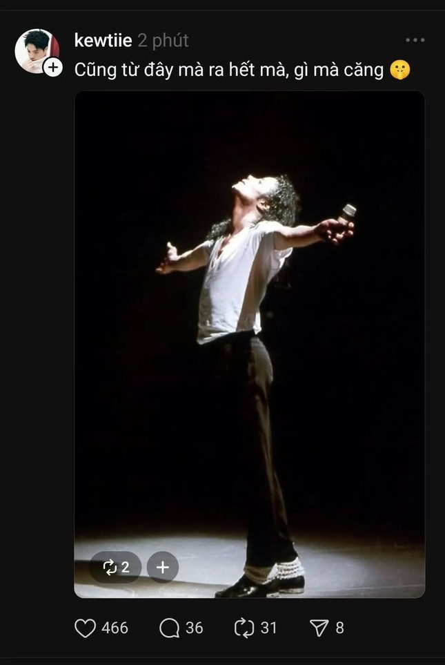 Hành động được cho là đầy ẩn ý của Kewtiie, hiện nay anh đã gỡ bài đăng này.