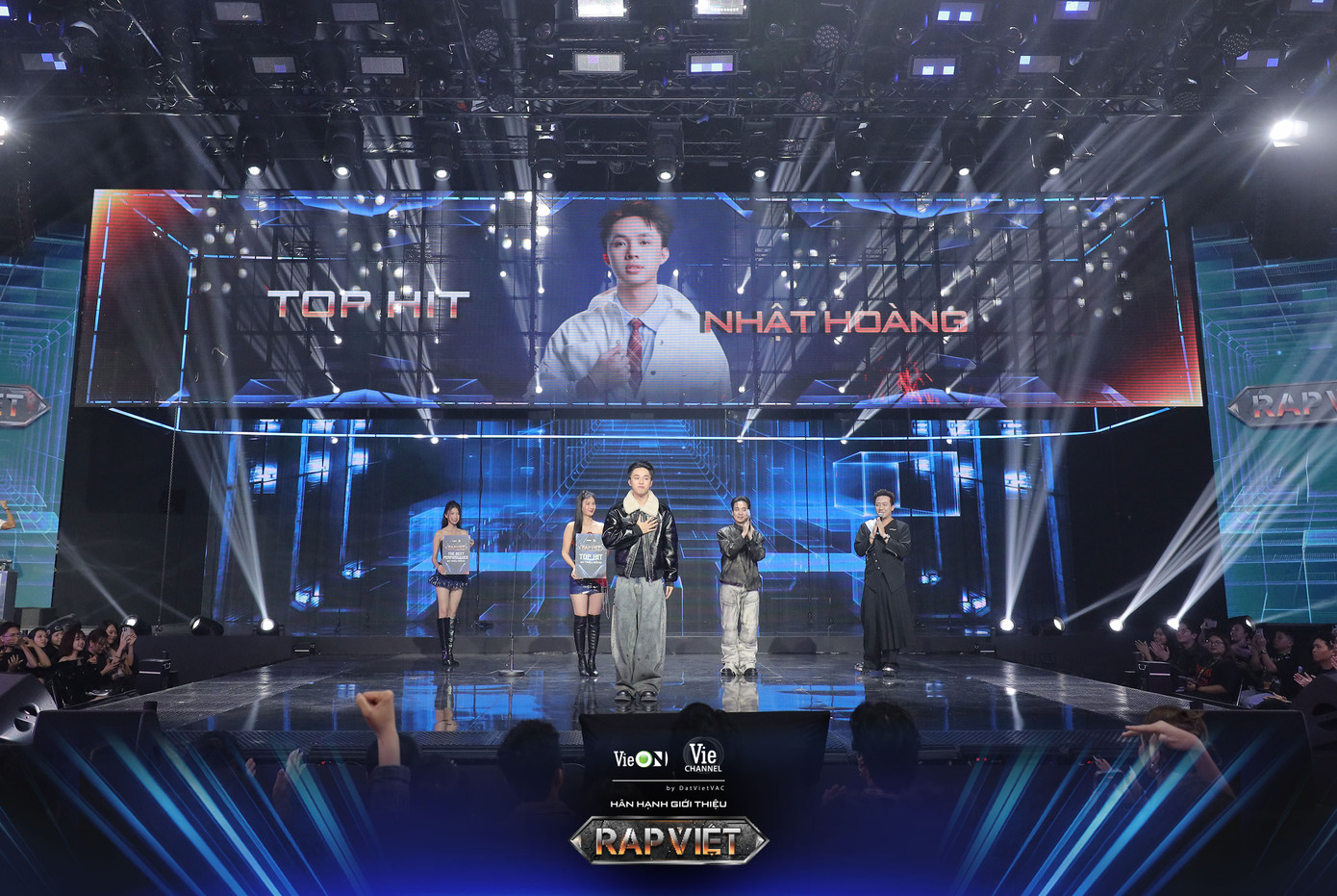 Hai giải thưởng phụ thuộc về Nhật Hoàng và DANMY. Hai giải thưởng phụ thuộc về Nhật Hoàng và DANMY.