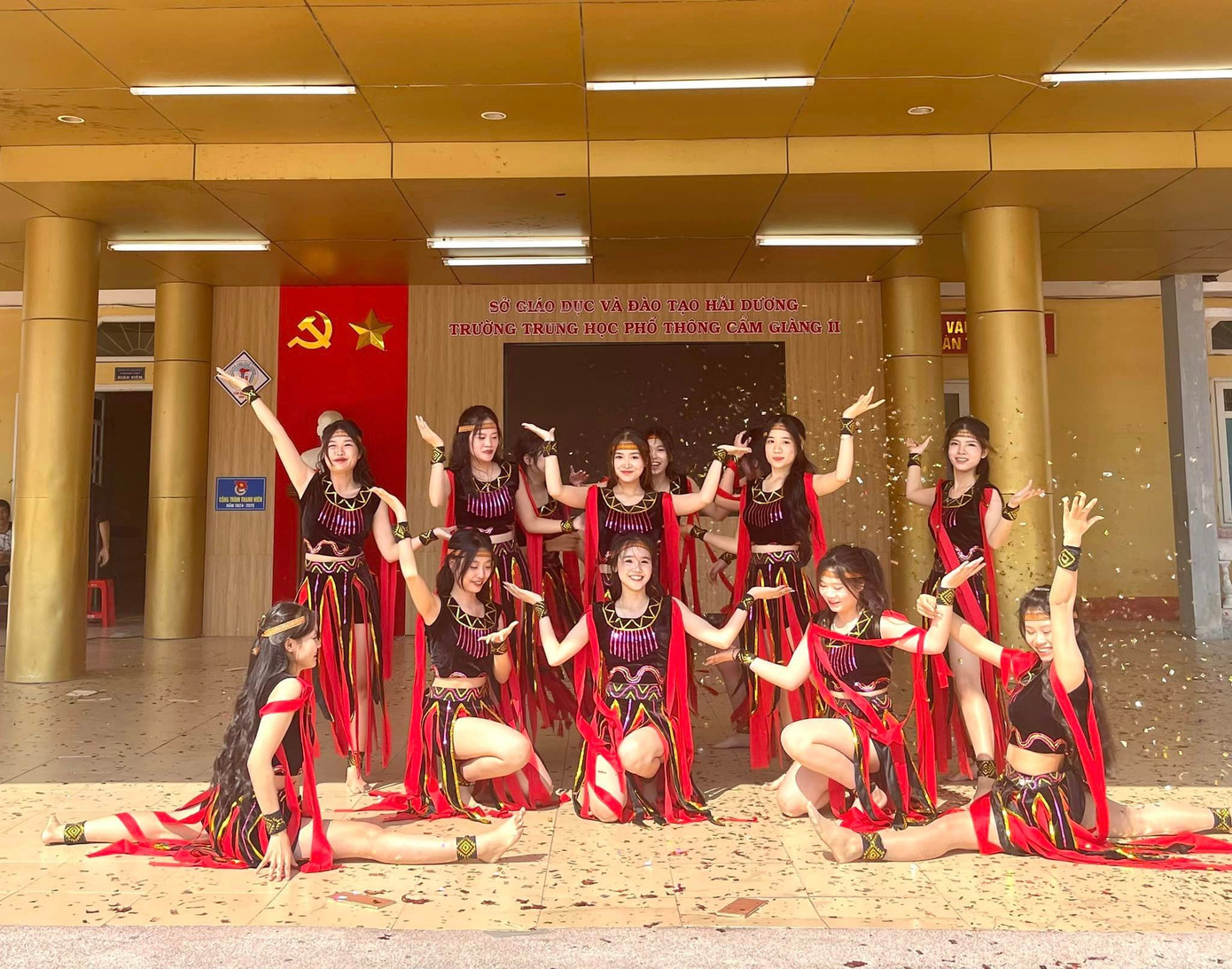 Ảnh: Đoàn Trường THPT Cẩm Giàng II Ảnh: Đoàn Trường THPT Cẩm Giàng II