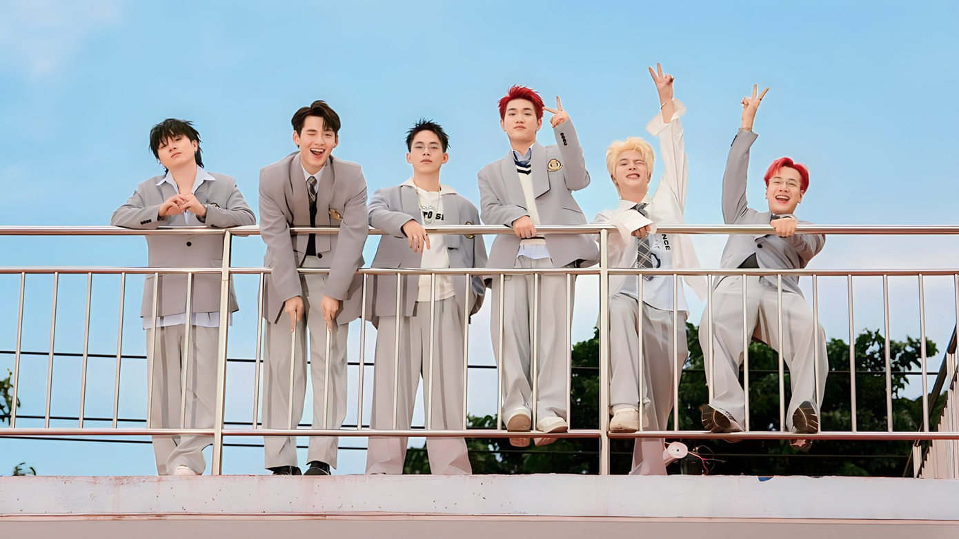 MV có sự đồng hành của dàn cameo chất lượng: Rhyder, Lou Hoàng, Hùng Huỳnh Gemini, Dlow và Dũng D.X. MV có sự đồng hành của dàn cameo chất lượng: Rhyder, Lou Hoàng, Hùng Huỳnh Gemini, Dlow và Dũng D.X.