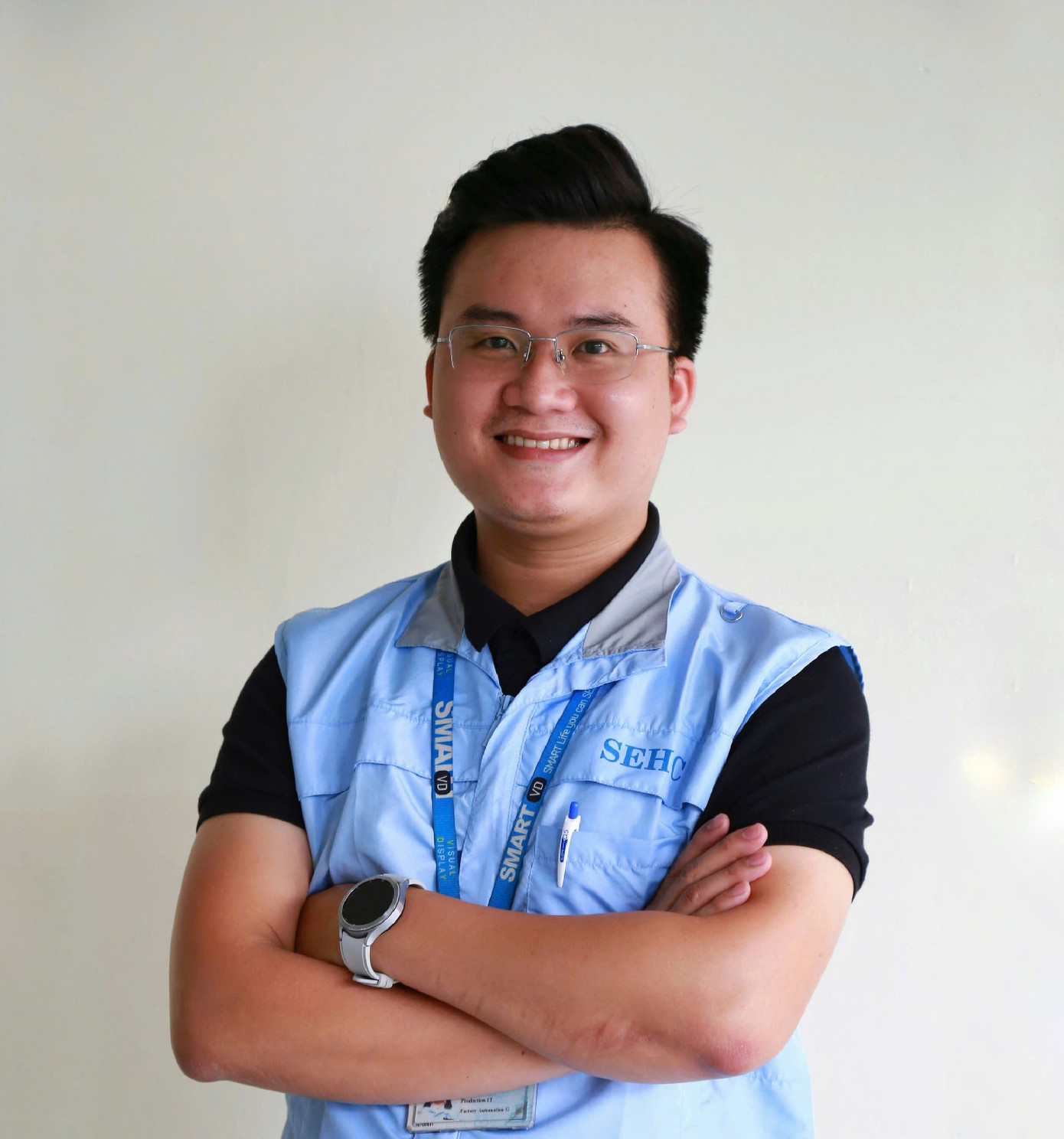 Anh Đình Vũ (trái) và anh Thành Trung (phải). Anh Đình Vũ (trái) và anh Thành Trung (phải).