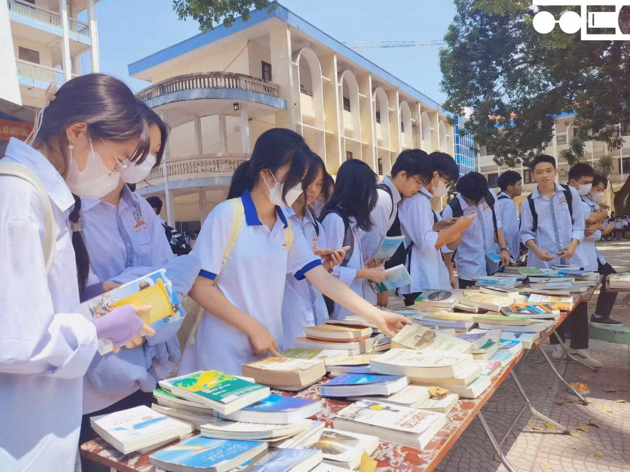 Tuần lễ học tập suốt đời cũng là dịp để tiếp tục tôn vinh, gìn giữ và phát huy truyền thống hiếu học quý báu của học sinh trường THPT Yên Phong số 1. Ảnh: Trường THPT Yên Phong số 1