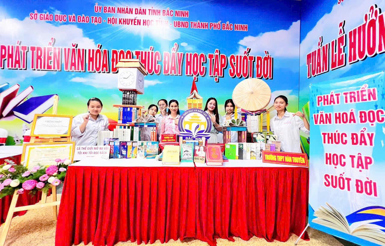 Ảnh: Đoàn trường THPT Hàn Thuyên - Bắc Ninh Ảnh: Đoàn trường THPT Hàn Thuyên - Bắc Ninh