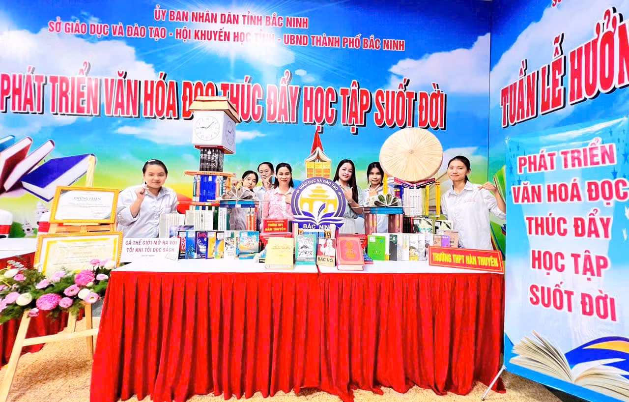 Ảnh: Đoàn trường THPT Hàn Thuyên - Bắc Ninh
