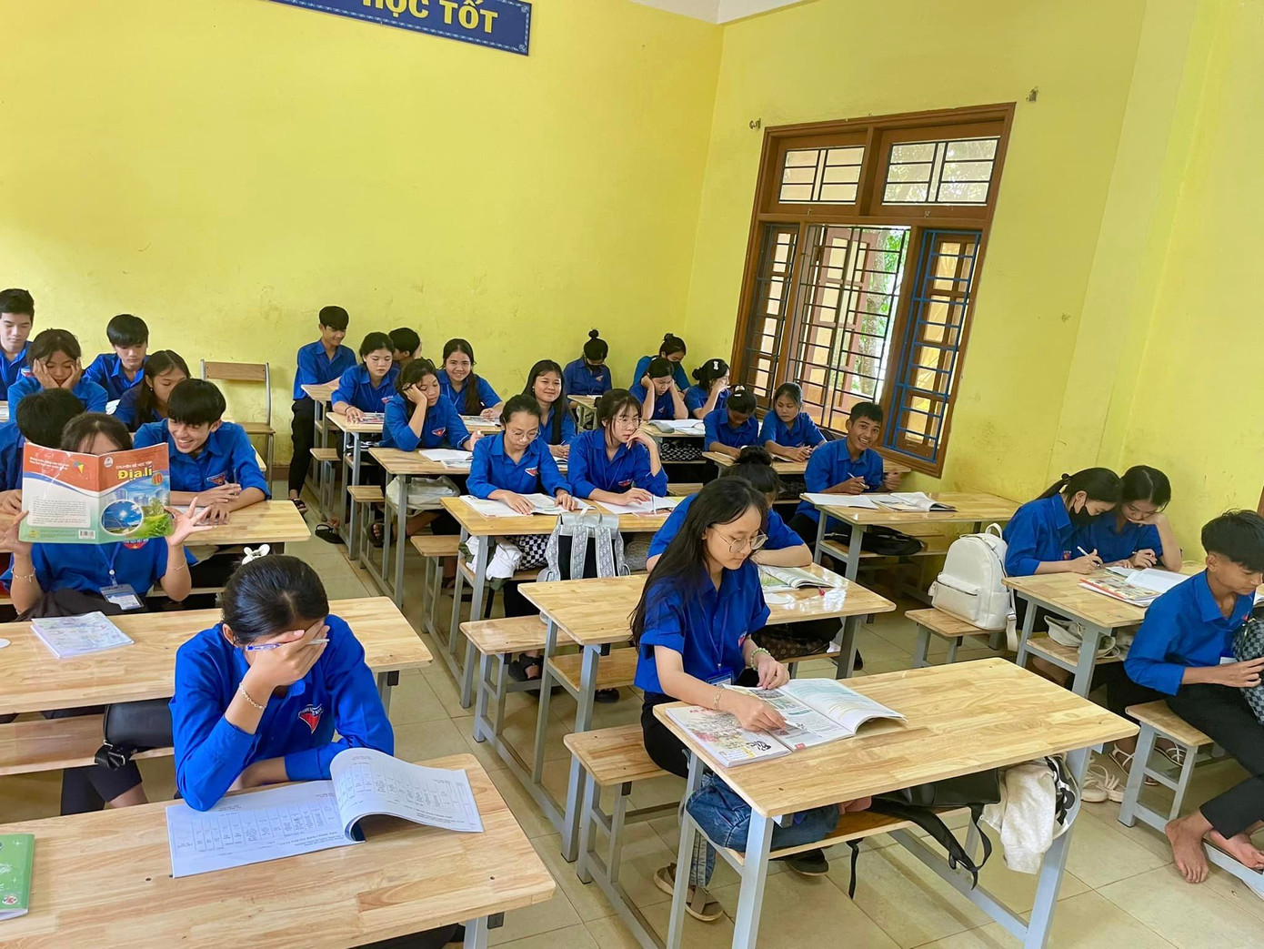 Ảnh: 10B2 common house 24-25 Ảnh: 10B2 common house 24-25