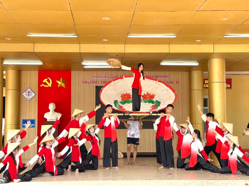 Ảnh: Đoàn Trường THPT Cẩm Giàng II Ảnh: Đoàn Trường THPT Cẩm Giàng II