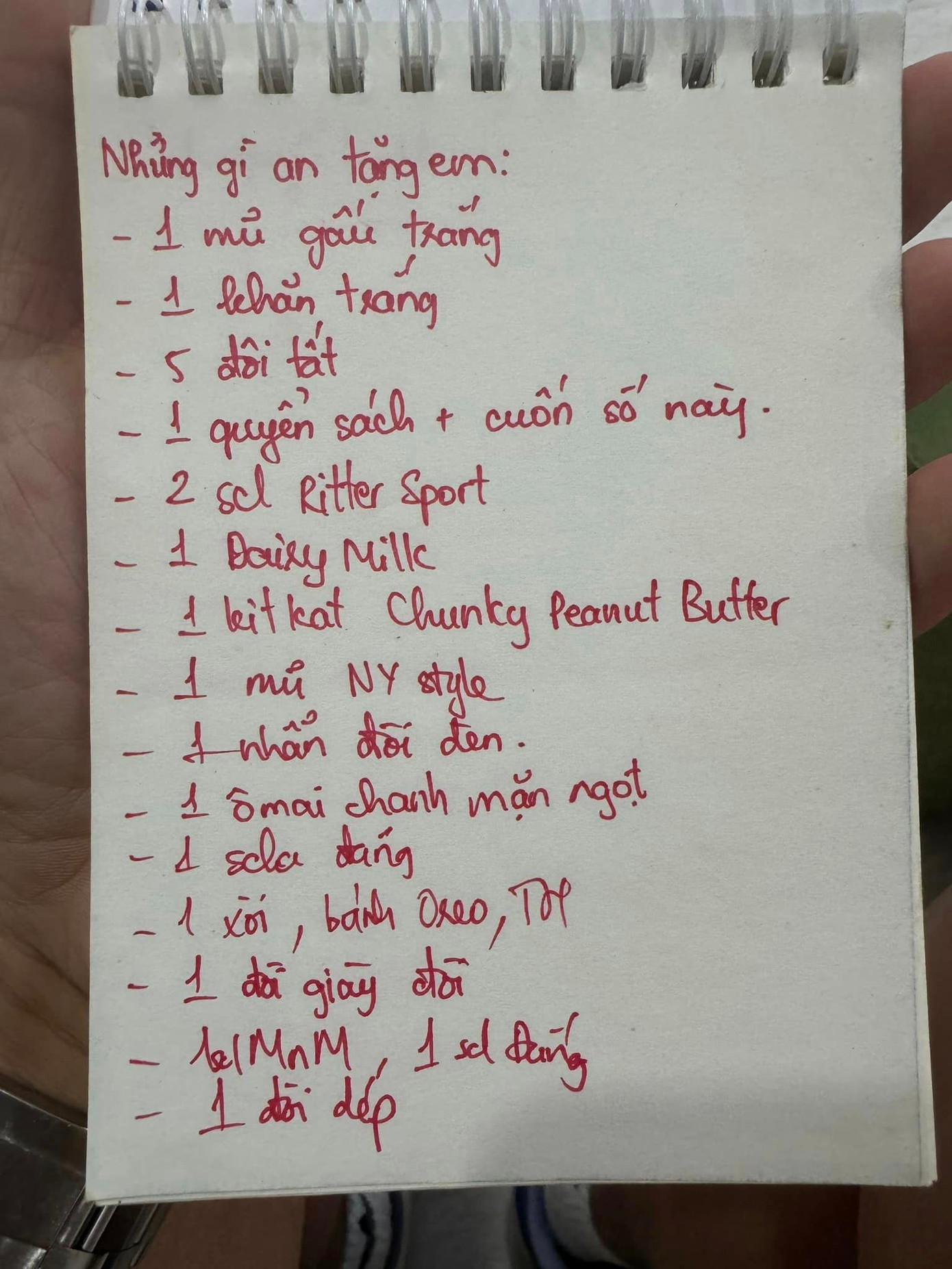 Vì sợ cảnh "chia tay đòi lại quà" nên cô sinh viên năm nhất Phương Nga đã cẩn thận ghi lại danh sách "Những gì An tặng em".