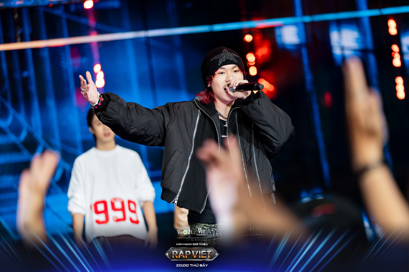 Hay một thí sinh khác cũng ra về đầy tiếc nuối là LEFT HAND.