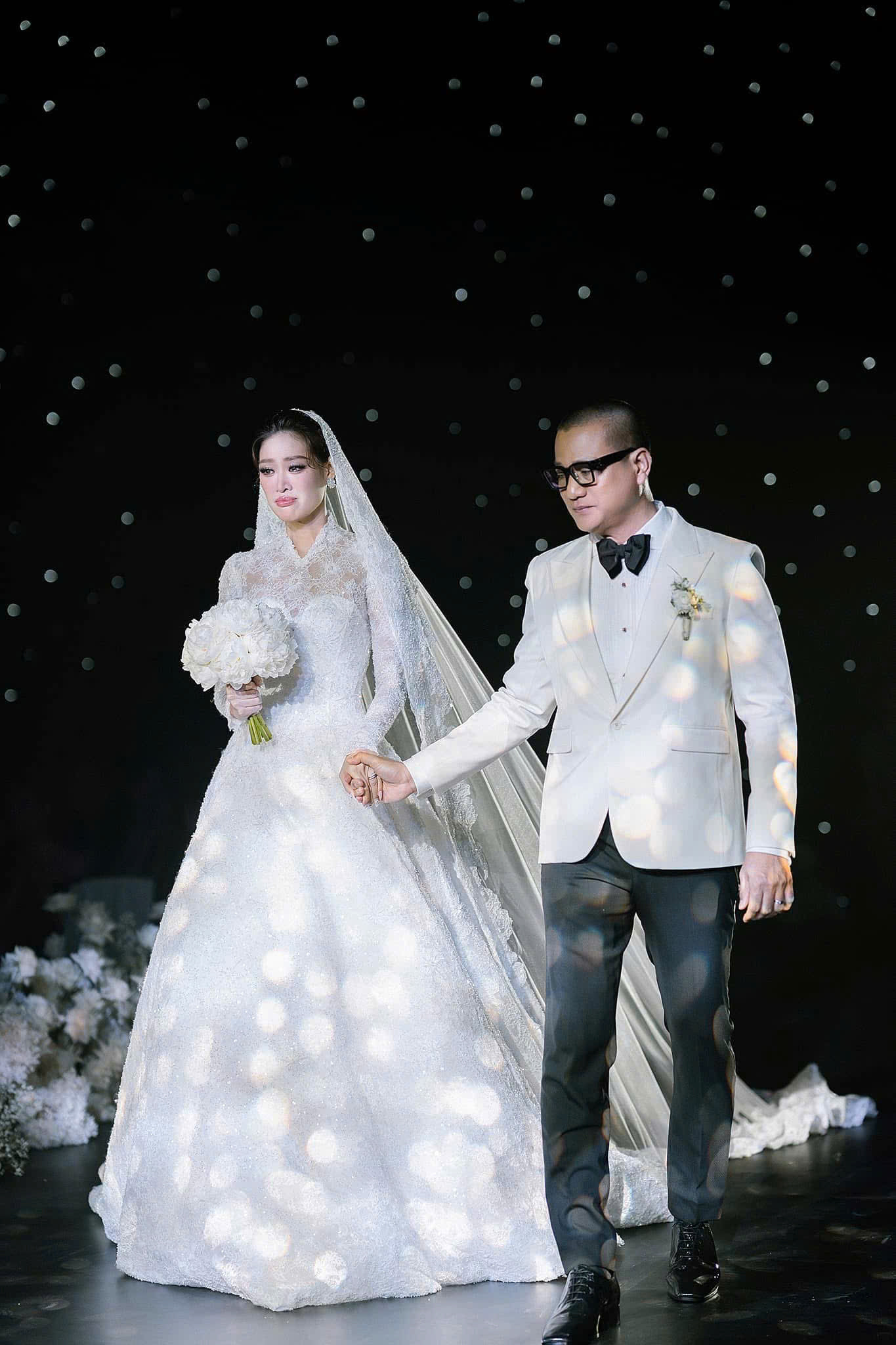 Nhiều người bày tỏ sự vui mừng khi Khánh Vân khi đã tìm được một người bạn đời tốt tính. Nhiều người bày tỏ sự vui mừng khi Khánh Vân khi đã tìm được một người bạn đời tốt tính.