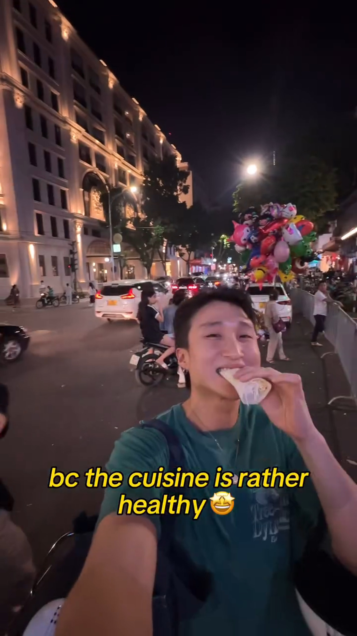 Rama Lauw kể mình đã "ăn gấp đôi trọng lượng cơ thể" nhưng không quá lo lắng vì đồ ăn Việt Nam thật sự rất ngon và lành mạnh do luôn có rau củ quả ăn kèm, anh cũng đã quen với việc trong món ăn có hành lá.