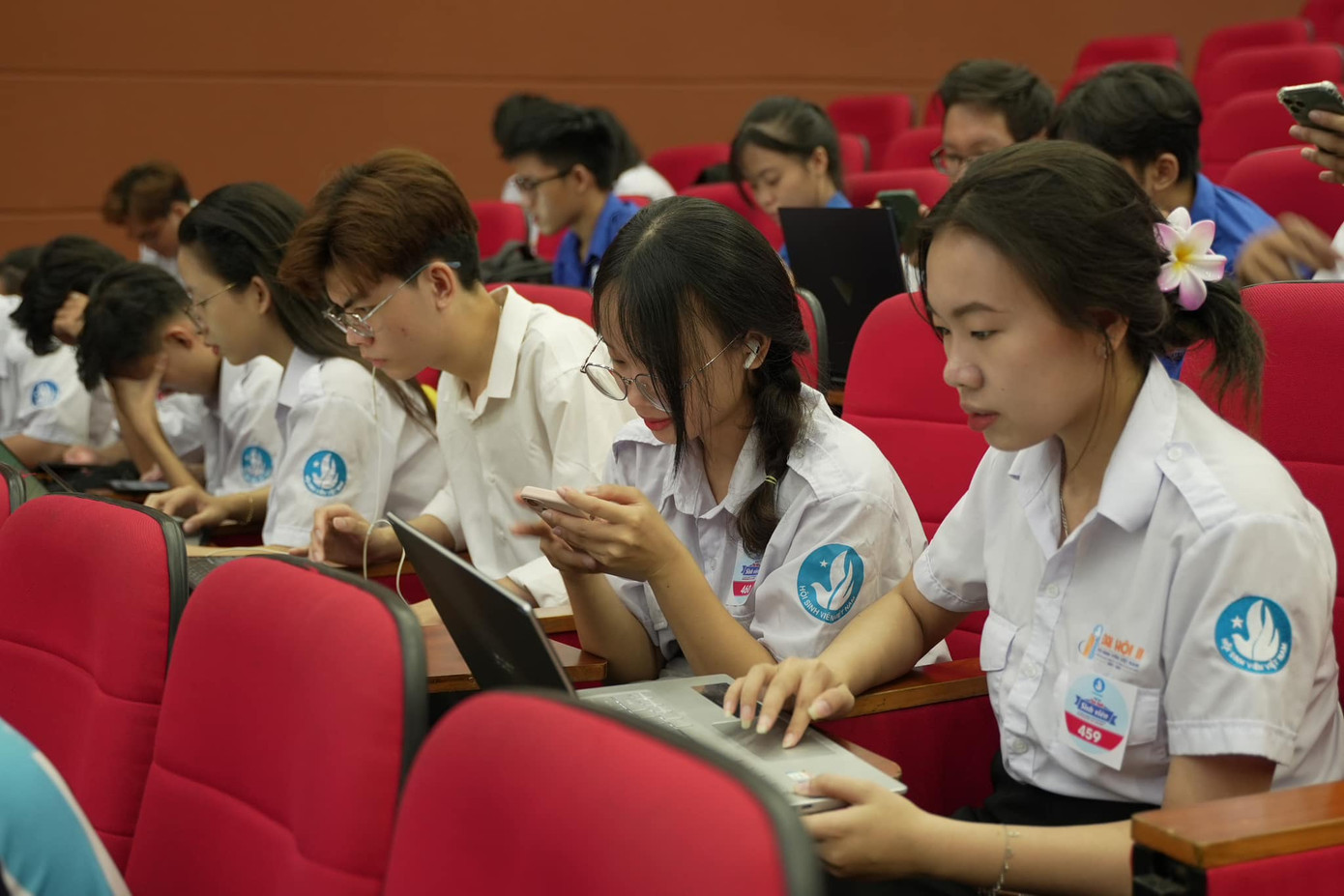 Các thí sinh tham dự phần thi "Thủ lĩnh thông thái".