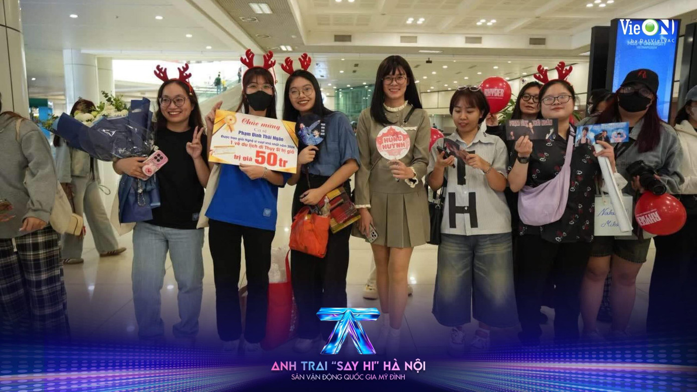 FC dành tặng "anh trai" Phạm Đình Thái Ngân chuyến du lịch trị giá 50 triệu đồng.