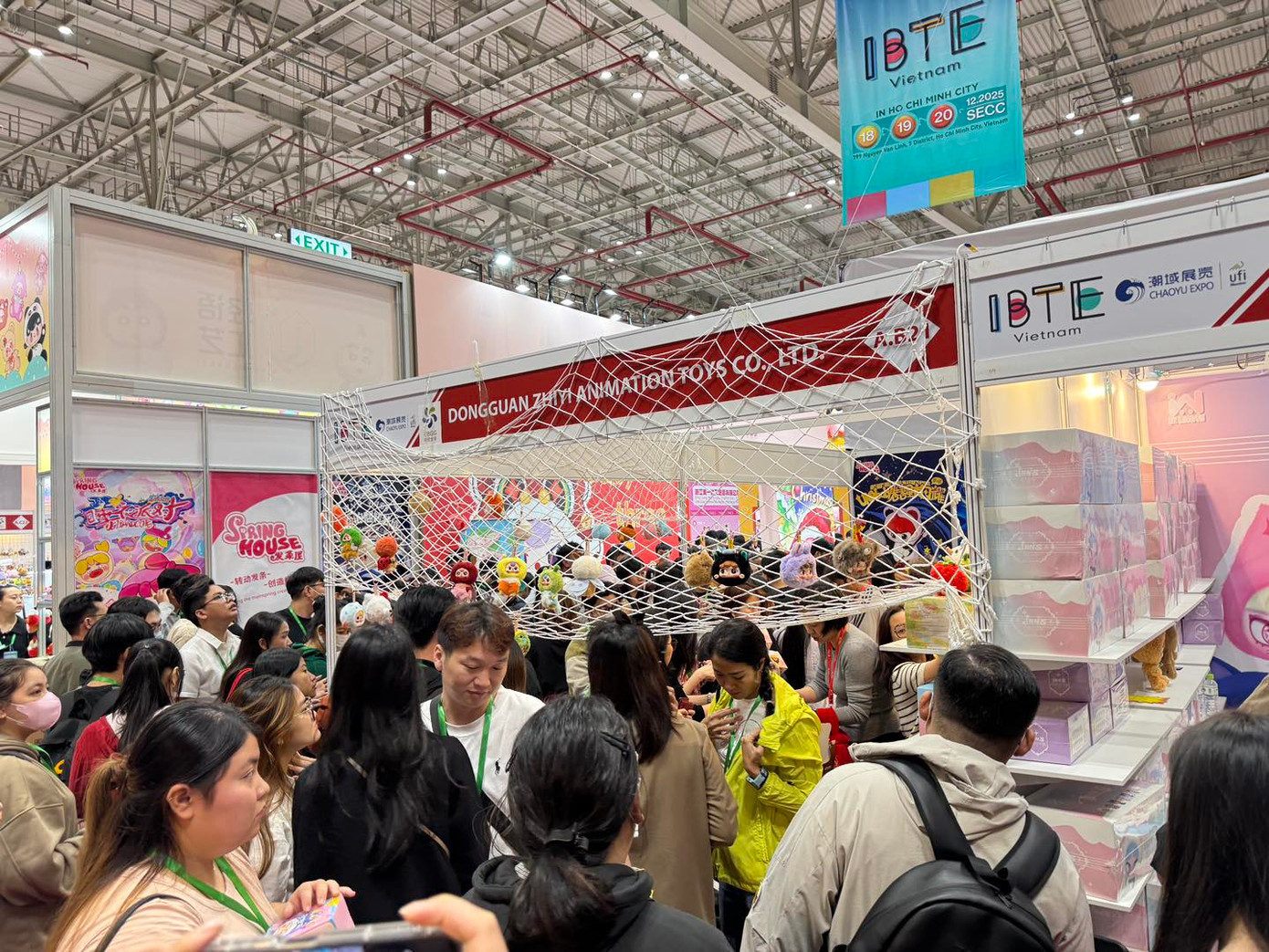Rất đông người tham dự đã có mặt tại Trung tâm SECC. Ảnh: Chaoyu Vietnam
