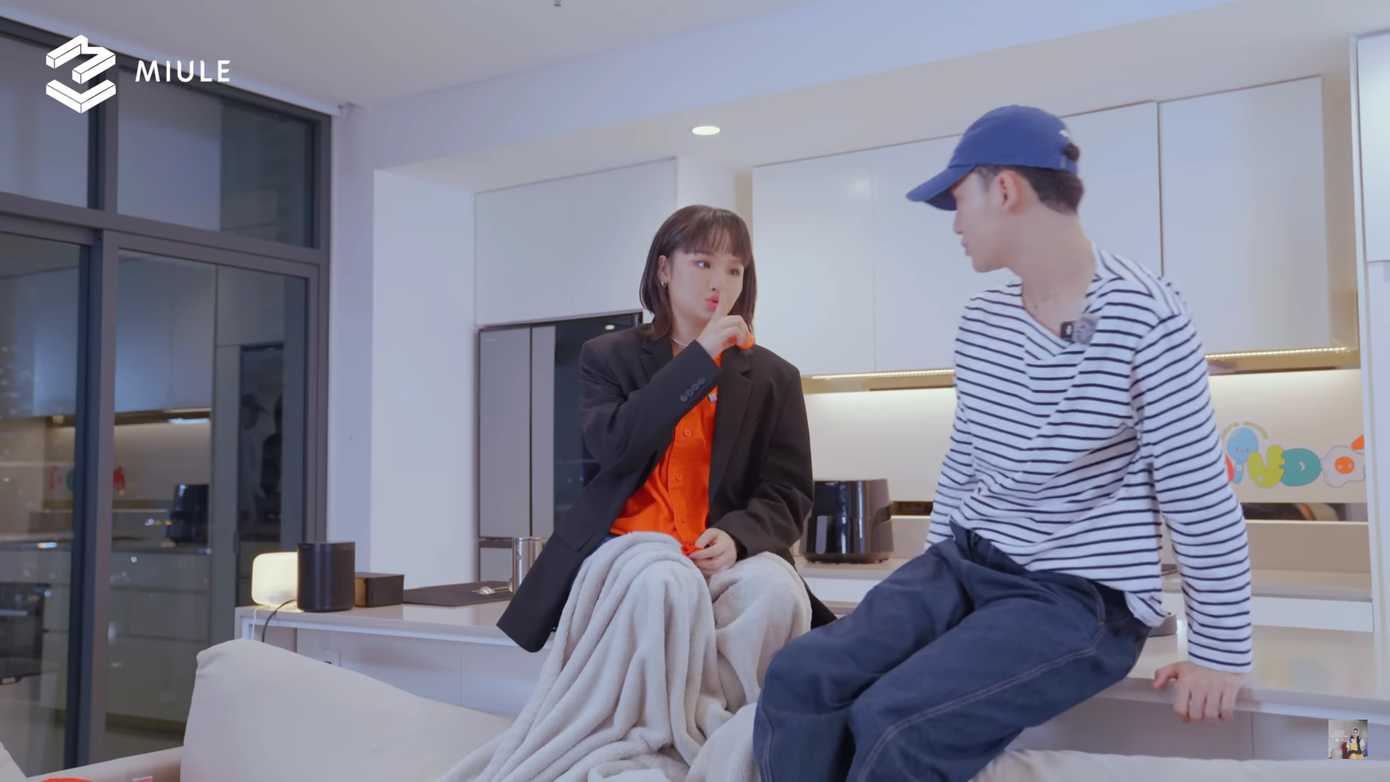 Miu Lê chuyển thái độ từ cười sang "quạo" sau khi hoàn thành buổi tập hát cùng Ali Hoàng Dương và bất lực tuyên bố đây là tập cuối cùng của series.