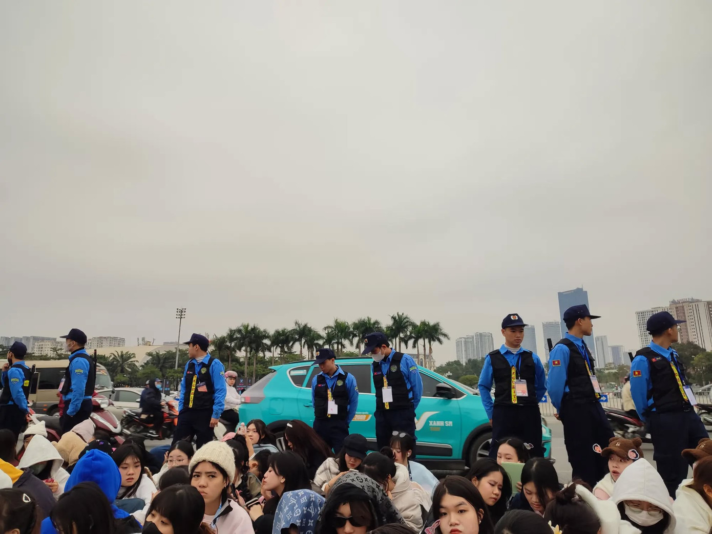 Fan không lo sợ bị chen lấn, đẩy hàng. Ảnh: @nth04