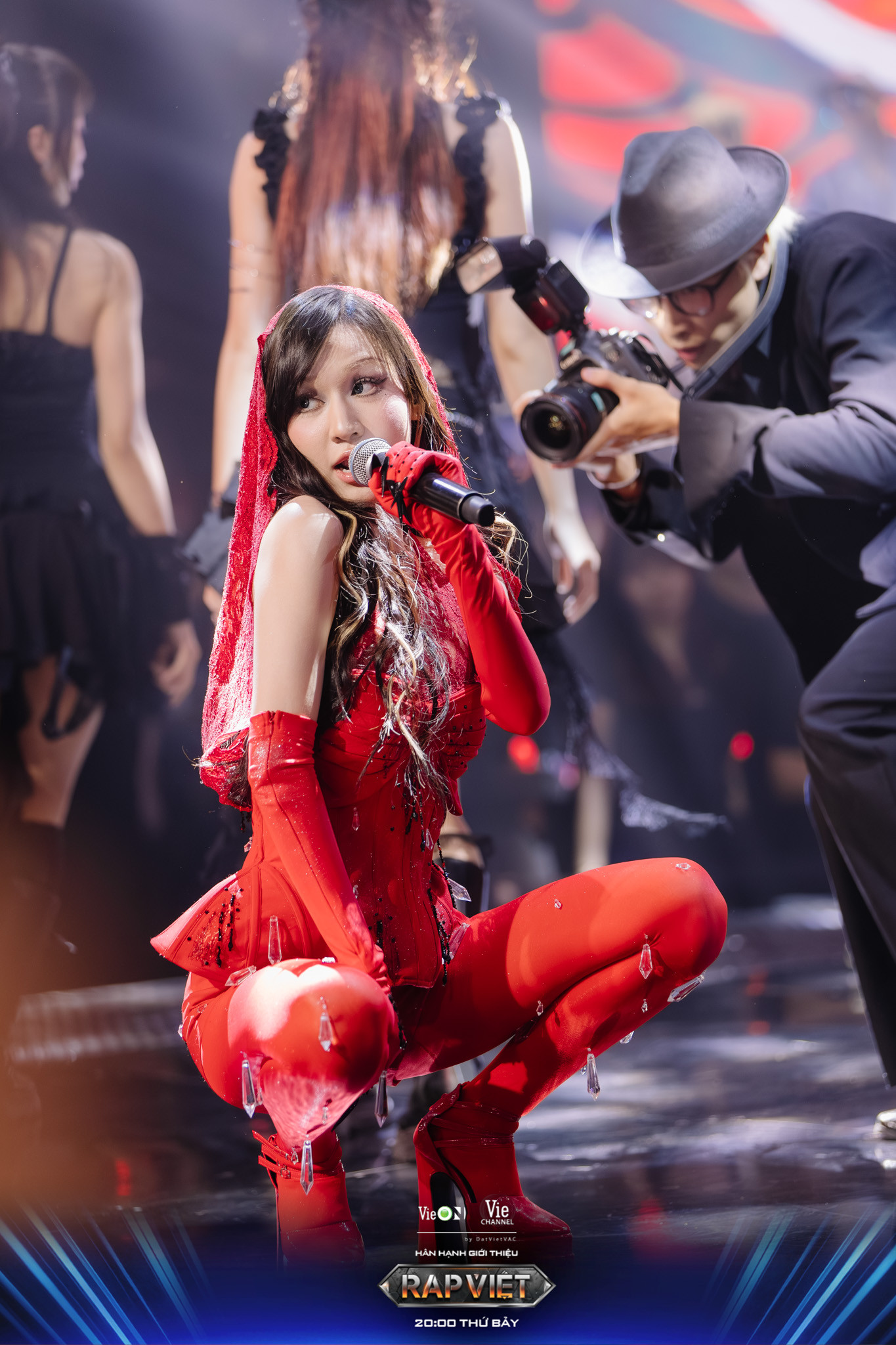 Lời khen Saabirose nhận được không chỉ về sự lên trình ở rap mà còn ở nhan sắc thăng hạng. Lời khen Saabirose nhận được không chỉ về sự lên trình ở rap mà còn ở nhan sắc thăng hạng.