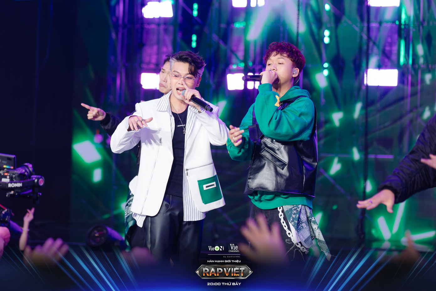 Tuy không giành chiến thắng nhưng ICY Famou$ đã có một màn trình diễn “kẻ tám lạng, người nửa cân” với Gill. Tuy không giành chiến thắng nhưng ICY Famou$ đã có một màn trình diễn “kẻ tám lạng, người nửa cân” với Gill.