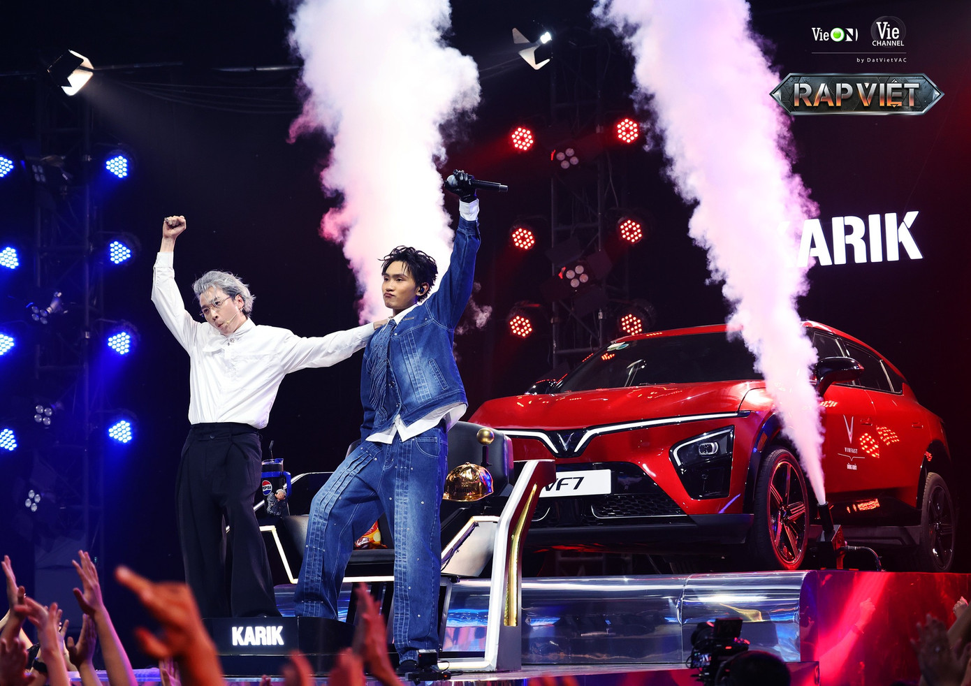 Trước đó MANBO vốn được JustaTee gửi gắm cho BigDaddy vì đây từng là “thầy” của các anh em GERDNANG khác như HURRYKNG hay HIEUTHUHAI. Trước đó MANBO vốn được JustaTee gửi gắm cho BigDaddy vì đây từng là “thầy” của các anh em GERDNANG khác như HURRYKNG hay HIEUTHUHAI.