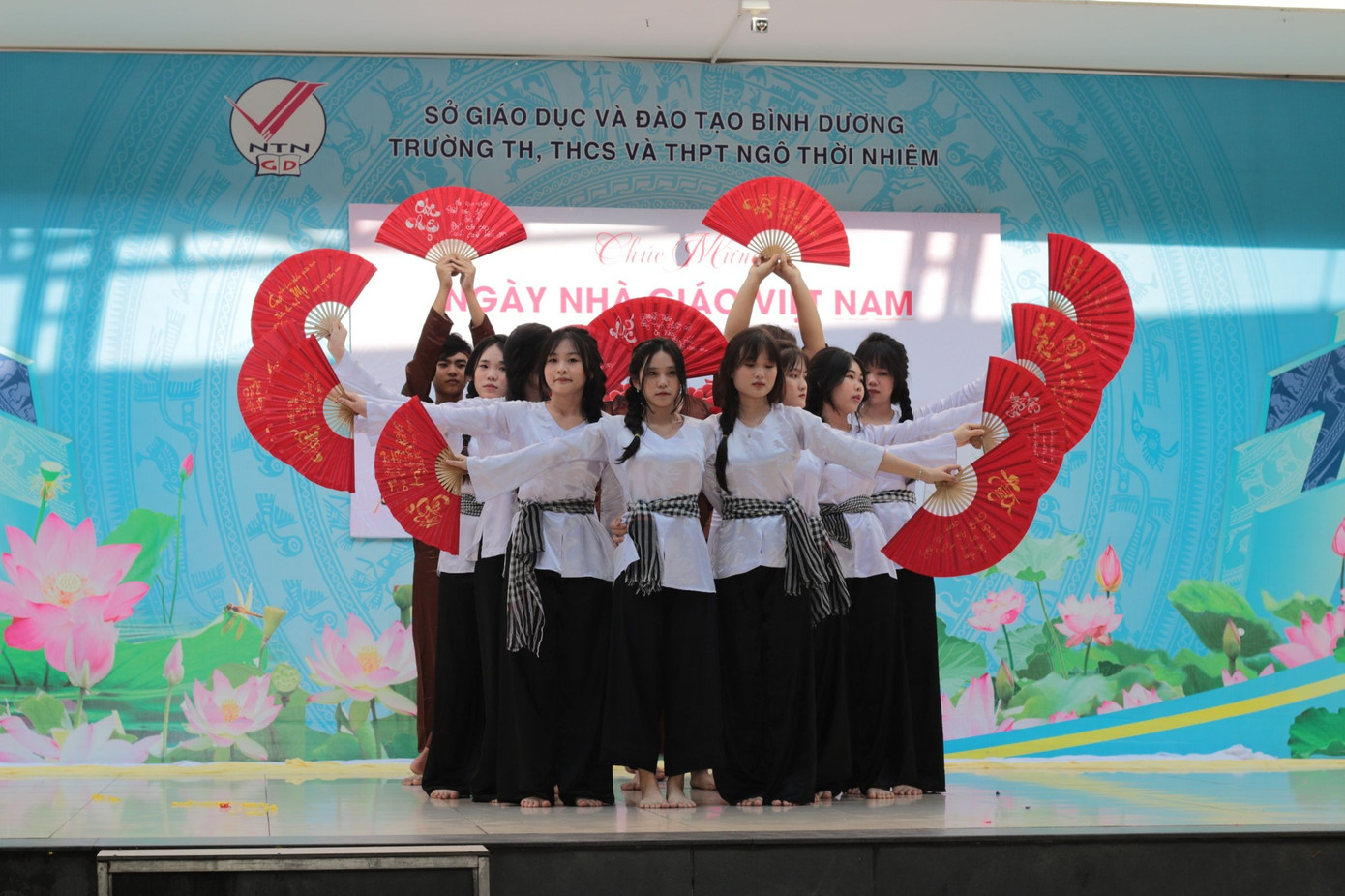 Ảnh: Đoàn trường Ngô Thời Nhiệm - Bình Dương