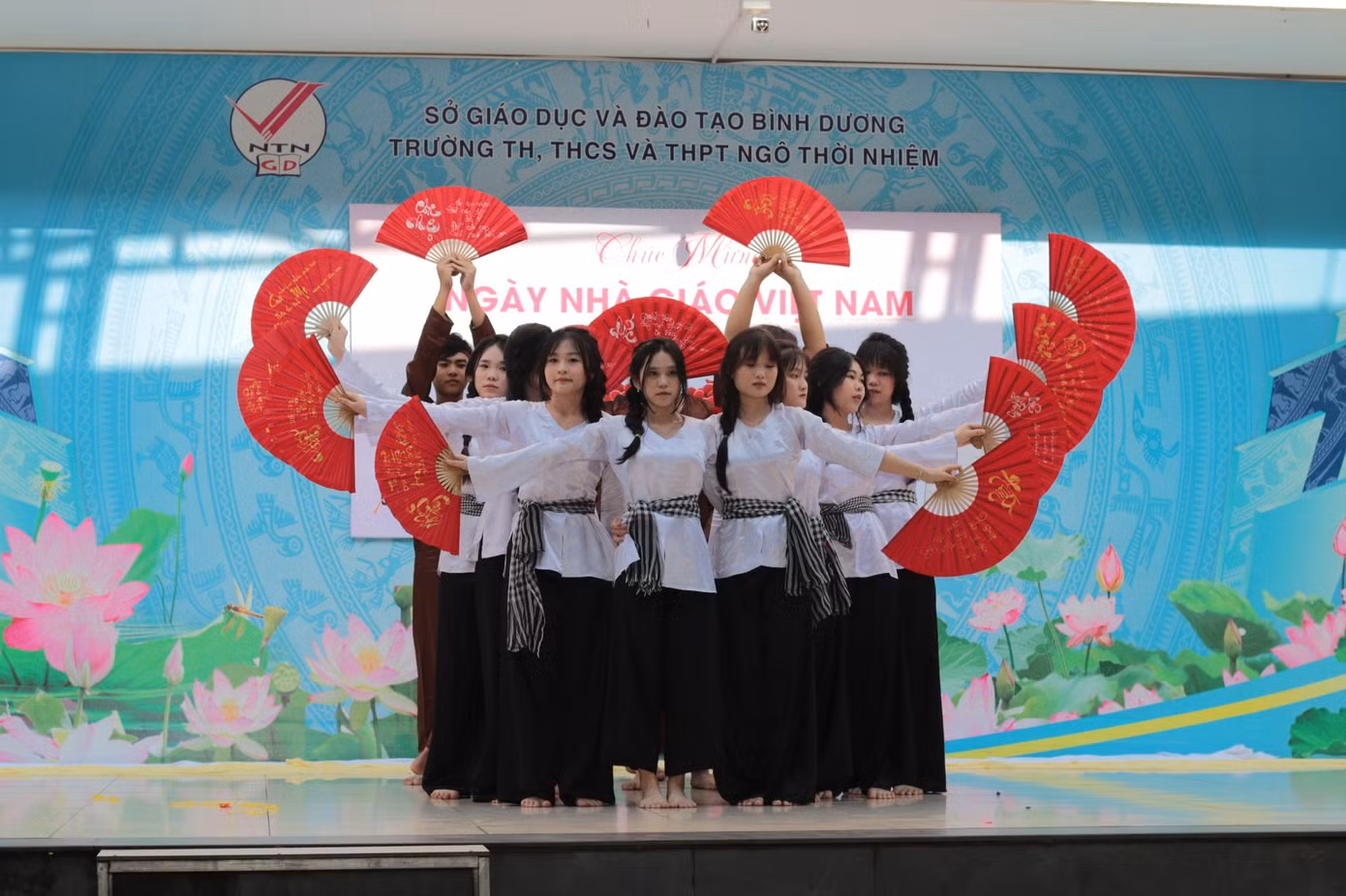 Ảnh: Đoàn trường Ngô Thời Nhiệm - Bình Dương