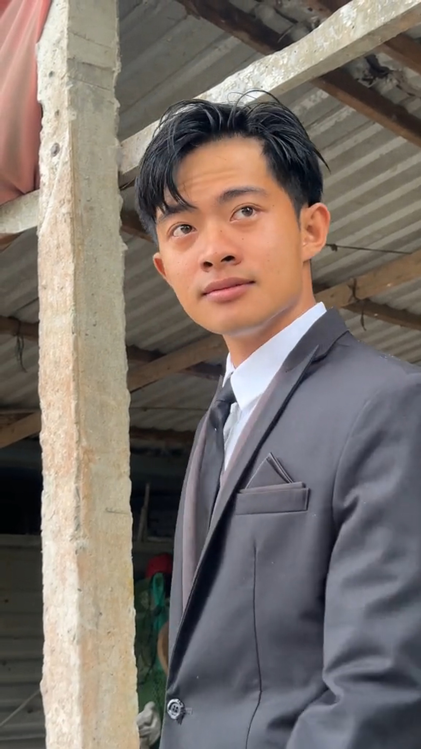 Video đem đến nhiều yếu tố bất ngờ khiến người xem cảm thấy thích thú. Video đem đến nhiều yếu tố bất ngờ khiến người xem cảm thấy thích thú.