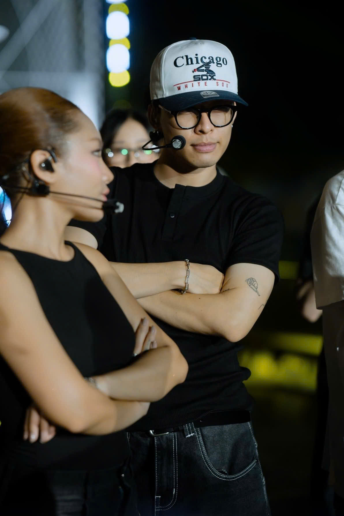 Vũ Thảo My trở lại sân khấu với ca khúc Ngân Nga. Trước đó ở D-1, cô vắng mặt do lịch trình cá nhân nên đã được Naomi thay thế. Vũ Thảo My trở lại sân khấu với ca khúc Ngân Nga. Trước đó ở D-1, cô vắng mặt do lịch trình cá nhân nên đã được Naomi thay thế.