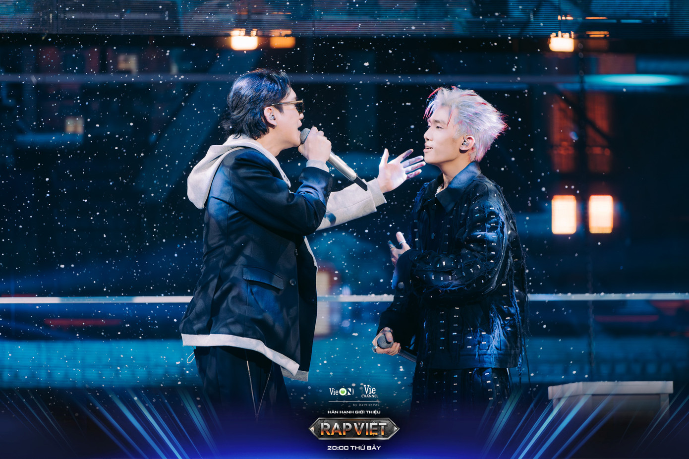 CoolKid rũ bỏ "rap ăn chơi" để kể câu chuyện gia đình đầy xúc động cùng JustaTee. CoolKid rũ bỏ "rap ăn chơi" để kể câu chuyện gia đình đầy xúc động cùng JustaTee.