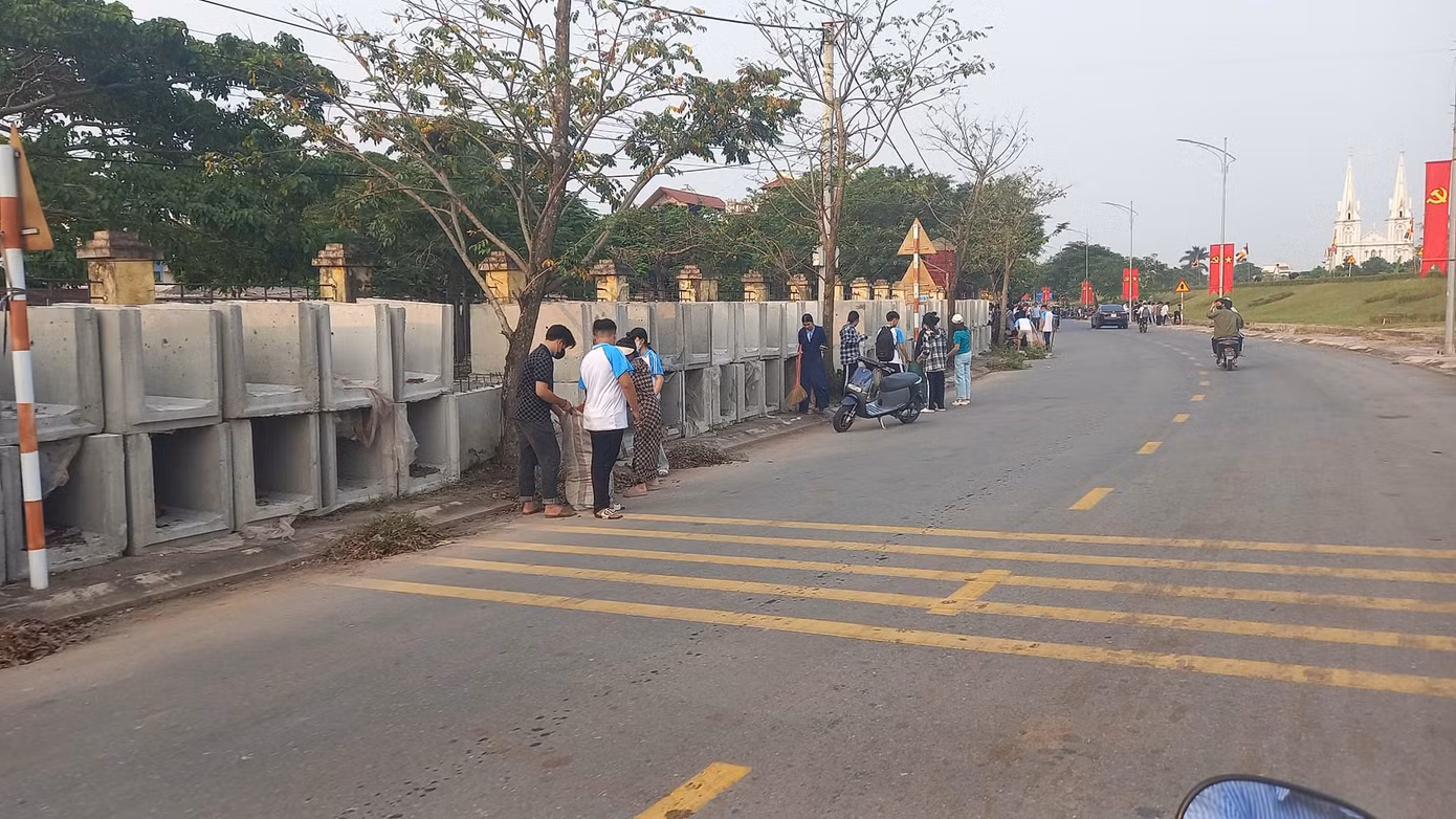 Ảnh: CLB truyền thông - Trường THPT Phạm Quang Thẩm