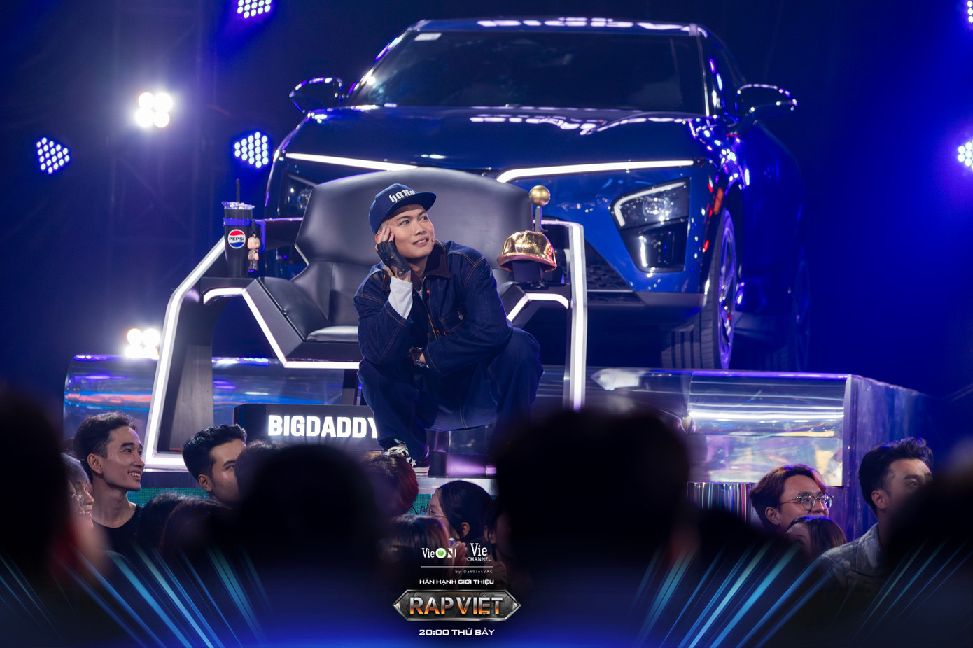 BigDaddy cùng "phù thủy tạo hit" DUONGK mở màn cho Rap Việt vòng 2.