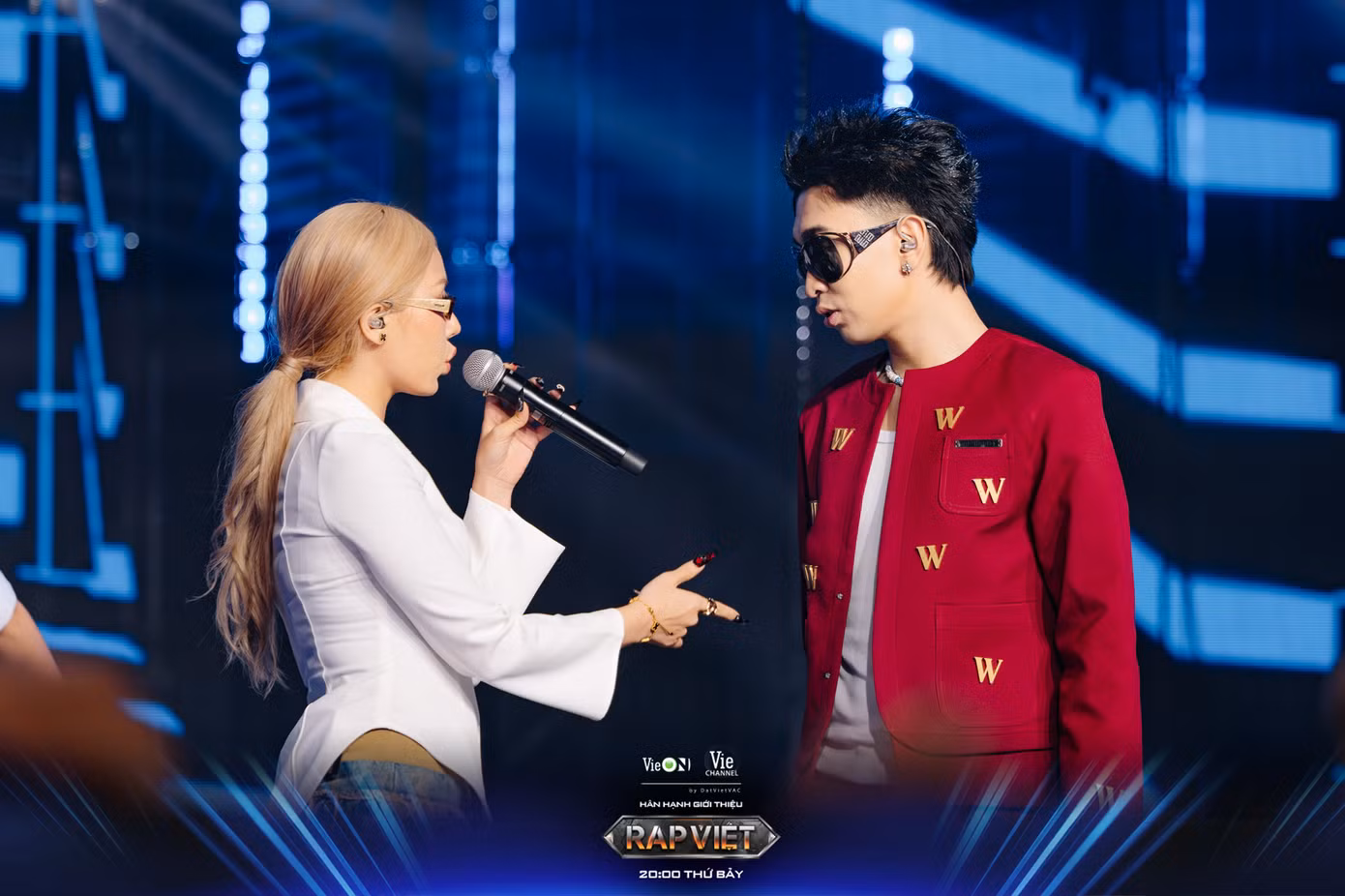 Willistic với thế mạnh lyrical của mình đã đưa câu nói trending “Anh nhắc em” vào phần trình diễn một cách mượt mà.