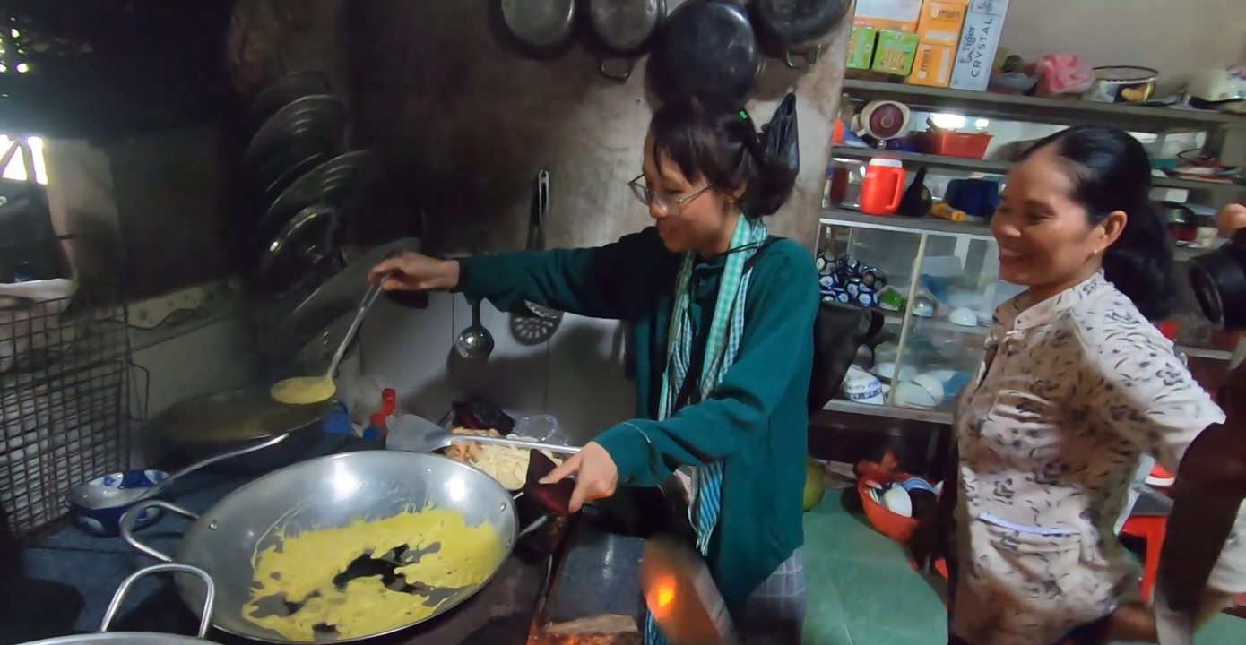 Người dân Tiền Giang cũng rất mến khách, sẵn sàng cho "vào bếp" để trải nghiệm làm đồ ăn theo "phương pháp" miền Tây