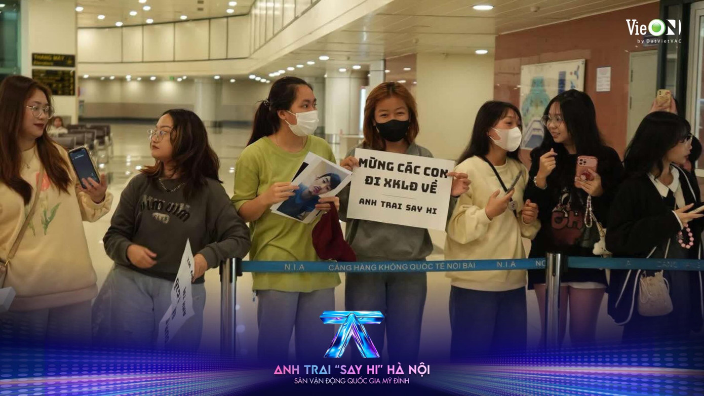 Fan Thủ đô "siêu quậy", không làm các "anh trai" thất vọng.