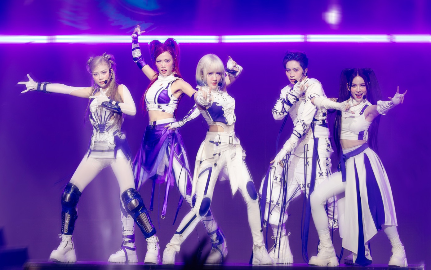 Giành được bài hát Mưa Tháng Sáu từ Tóc Tiên, Thiều Bảo Trâm kiệt sức vì luyện tập và nhập viện ngay sau trình diễn.