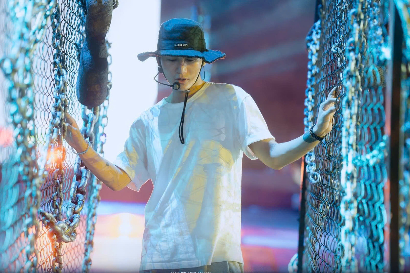 Những ca khúc với vũ đạo quyến rũ như Love Sand, 10/10,... cũng sẽ được trình diễn. Những ca khúc với vũ đạo quyến rũ như Love Sand, 10/10,... cũng sẽ được trình diễn.