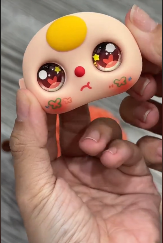 Nhiều mẫu mắt để teen lựa chọn.