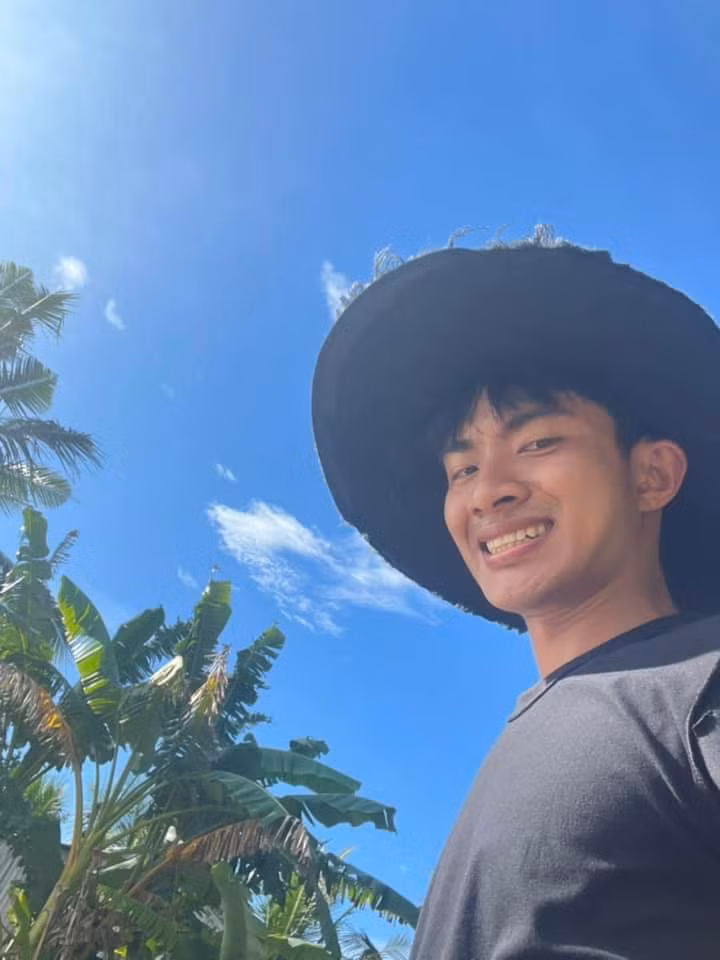 Từ một kênh chỉ có vài "cô chú anh chị" xem, giờ đây Lê Tuấn Khang đã có cho mình hàng triệu người hâm mộ yêu thương và ủng hộ anh.