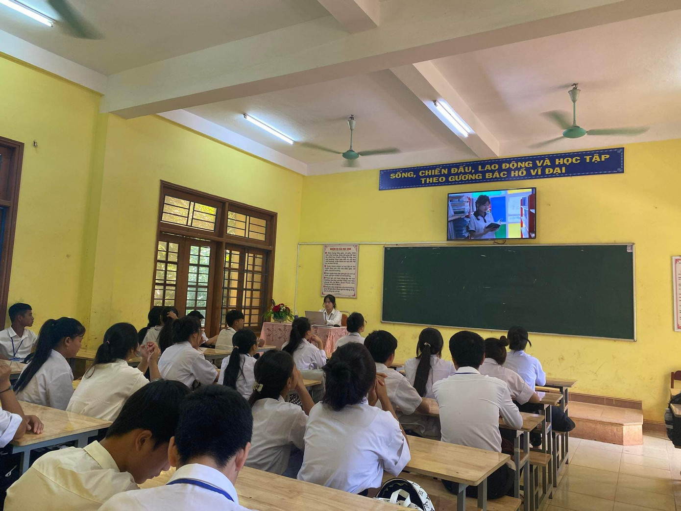 Ảnh: 10B2 common house 24-25 Ảnh: 10B2 common house 24-25