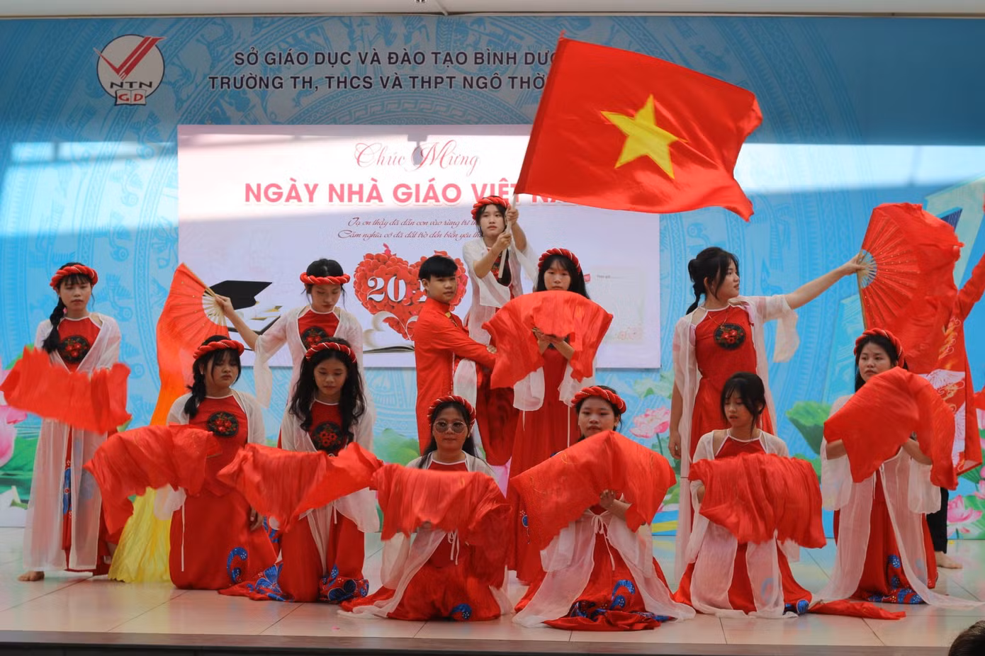 Ảnh: Đoàn trường Ngô Thời Nhiệm - Bình Dương