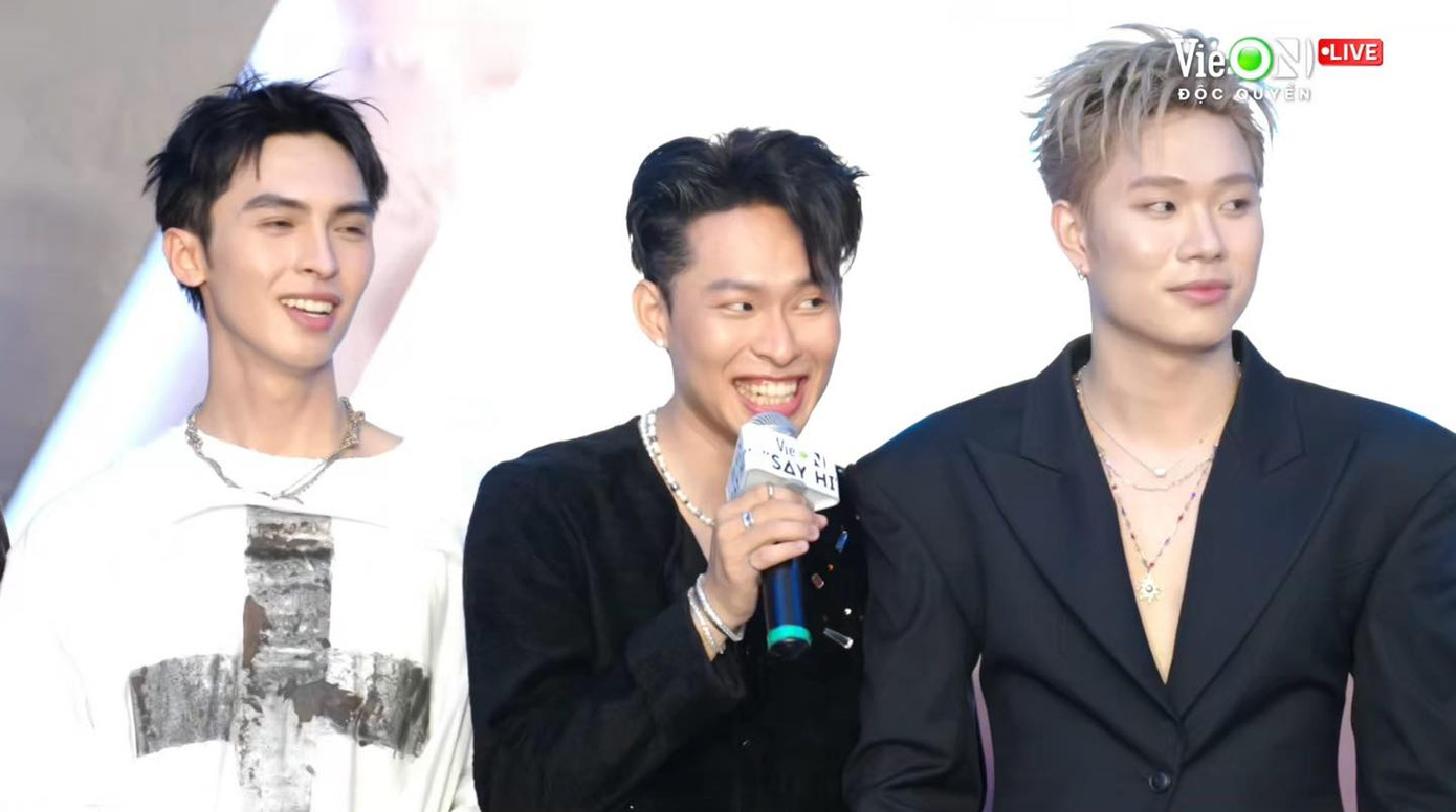 HURRYKNG &quot;mảng miếng&quot; hơn thua cùng Lê Dương Bảo Lâm sau khi &quot;đọc được giấy hướng dẫn sử dụng nhan sắc&quot;.