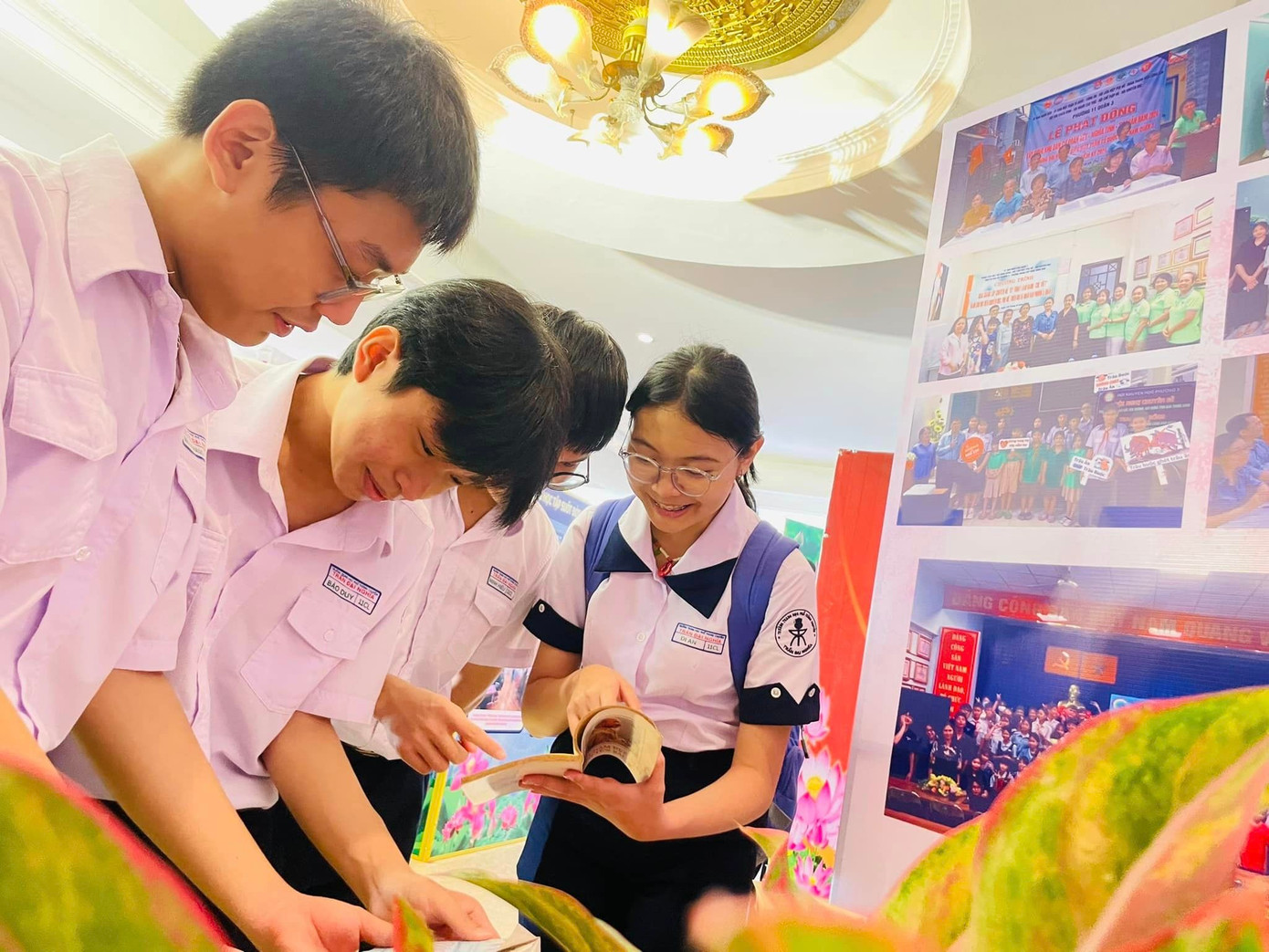 Sự kiện này không chỉ mang lại động lực mạnh mẽ cho cả giáo viên và học sinh trong việc tìm tòi tri thức mà còn là nền tảng để các bạn học sinh xây dựng, phát triển văn hóa đọc. Ảnh: Đoàn trường THPT chuyên Trần Đại Nghĩa