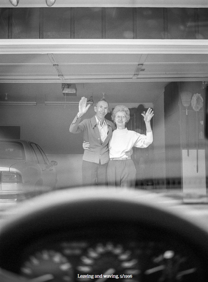 Những bức ảnh này là một phần của tác phẩm lớn hơn mang tên Relative Moments (tạm dịch: Những khoảnh khắc thân thuộc) ghi lại cuộc sống của gia đình và họ hàng bà Deanna.