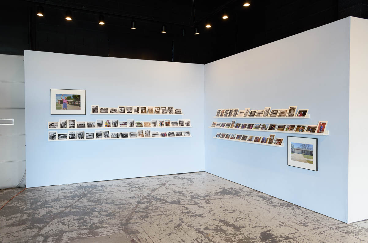 Khi tình cờ khám phá ra câu chuyện &quot;rời đi và vẫy tay&quot;, bà Deanna quyết định &quot;tích lũy&quot; những câu chuyện về gia đình, tuổi già và nỗi buồn khi phải nói lời tạm biệt.