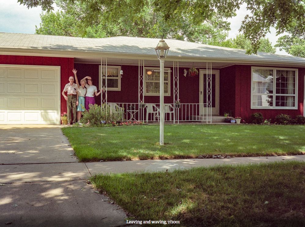 Bức ảnh kỷ niệm 10 năm kể từ lần đầu tiên bà Deanna ghi lại khoảnh khắc tạm biệt khi rời đi.